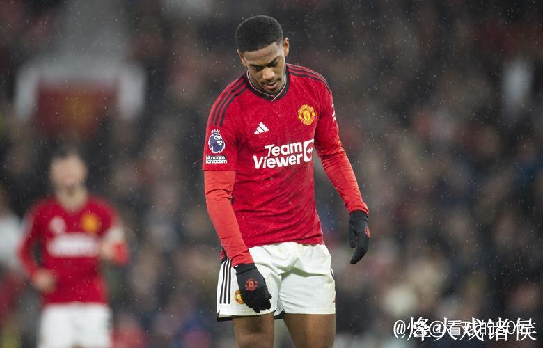 28岁低价转会，告别曼联迎转机？